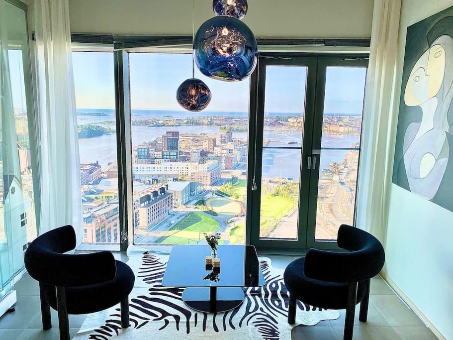 Apartment Luxury Skyscraper With Amazing View Over